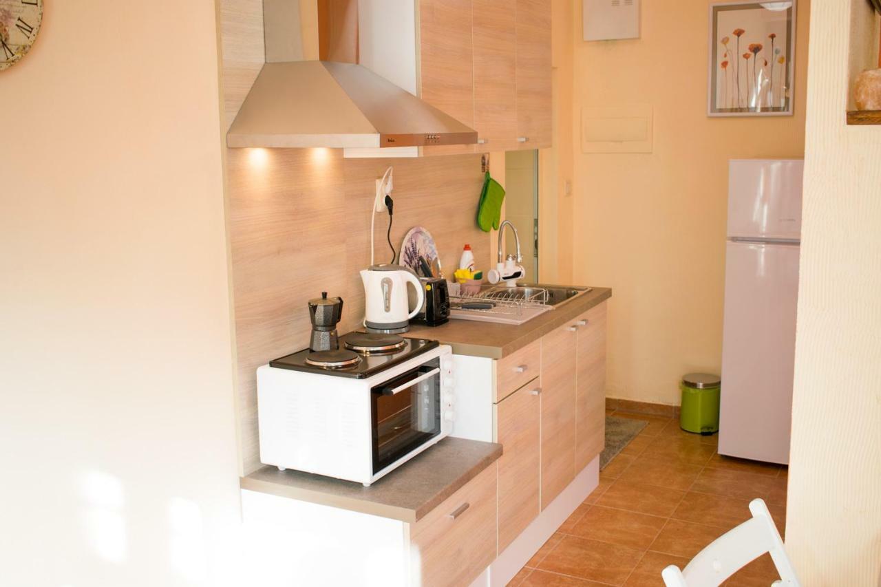 Apartment 4 Seasons Apartments, A1 *